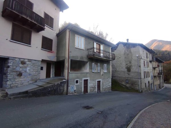 appartamento in vendita a Bienno in zona Prestine