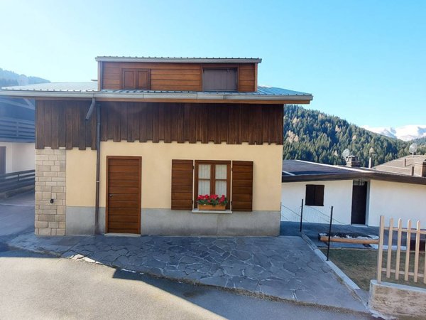 casa indipendente in vendita a Bienno