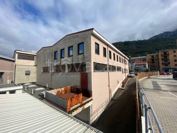 locale commerciale in vendita a Bione