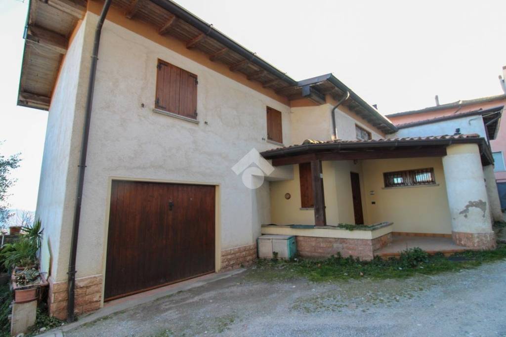 casa indipendente in vendita a Bione