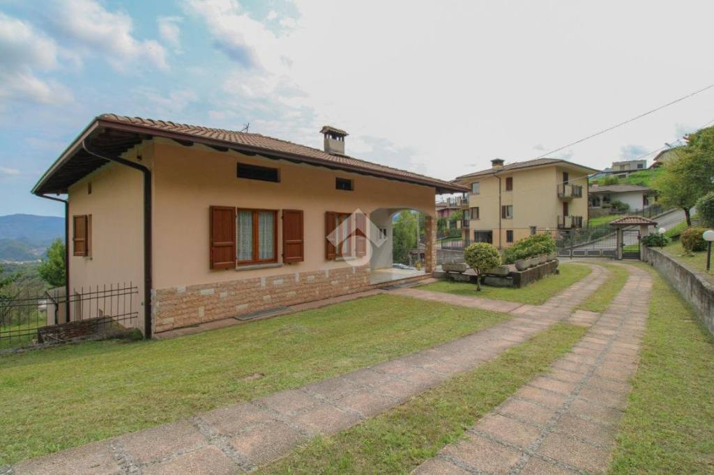 casa indipendente in vendita a Bione