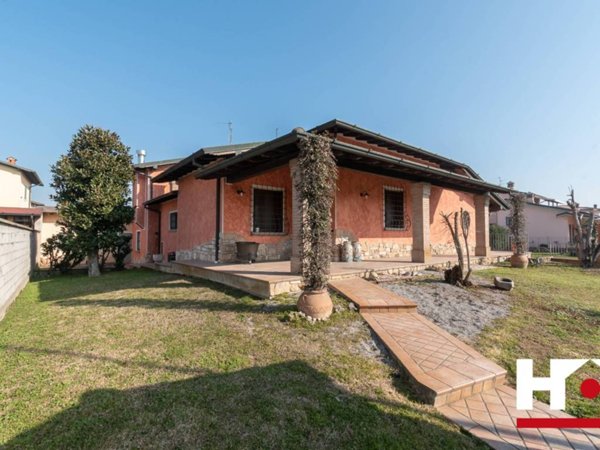 casa indipendente in vendita a Borgo San Giacomo in zona Motella