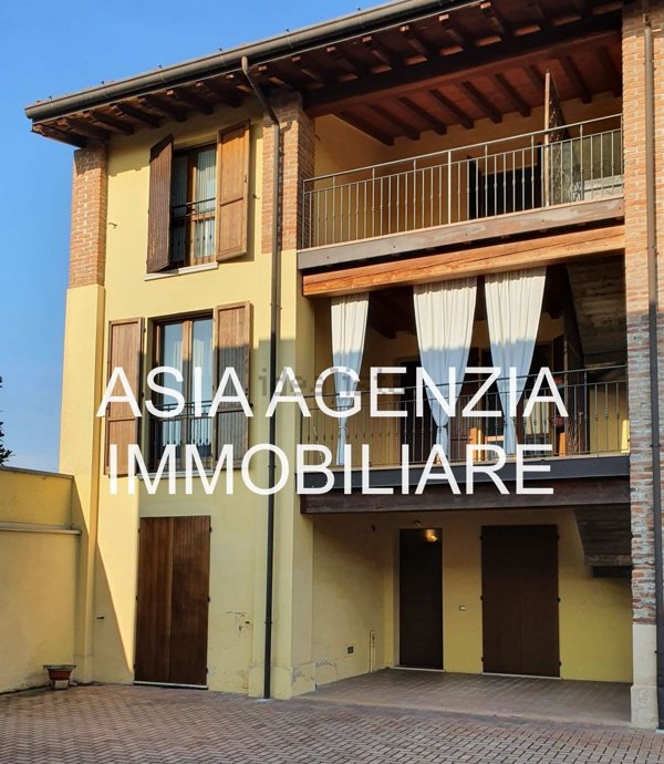 casa indipendente in vendita a Borgo San Giacomo
