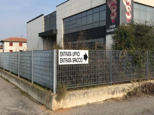locale commerciale in vendita a Borgo San Giacomo