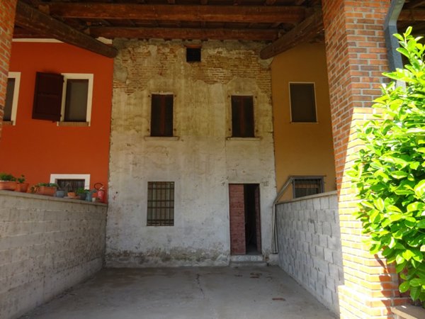 casale in vendita a Borgo San Giacomo