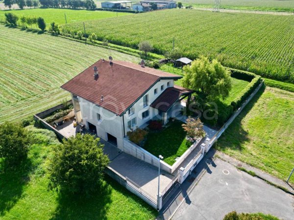 casa indipendente in vendita a Borgo San Giacomo