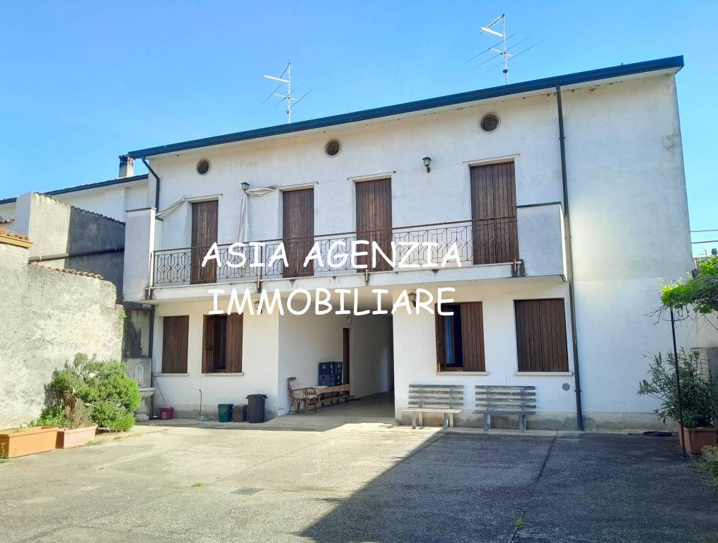 casa indipendente in vendita a Borgo San Giacomo