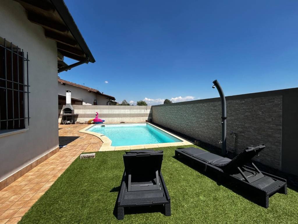 casa indipendente in vendita a Borgo San Giacomo in zona Motella