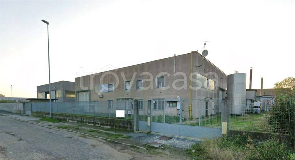locale commerciale in vendita a Borgo San Giacomo