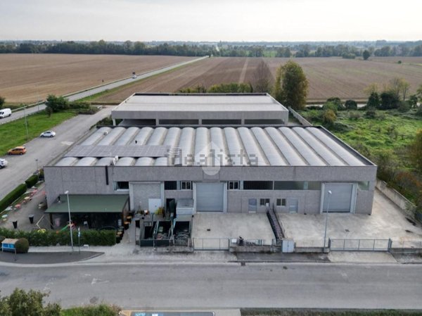 capannone in vendita a Borgo San Giacomo