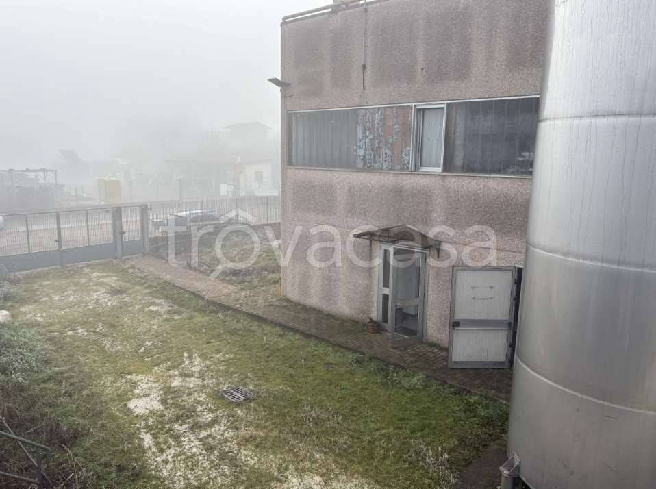 locale commerciale in vendita a Borgo San Giacomo