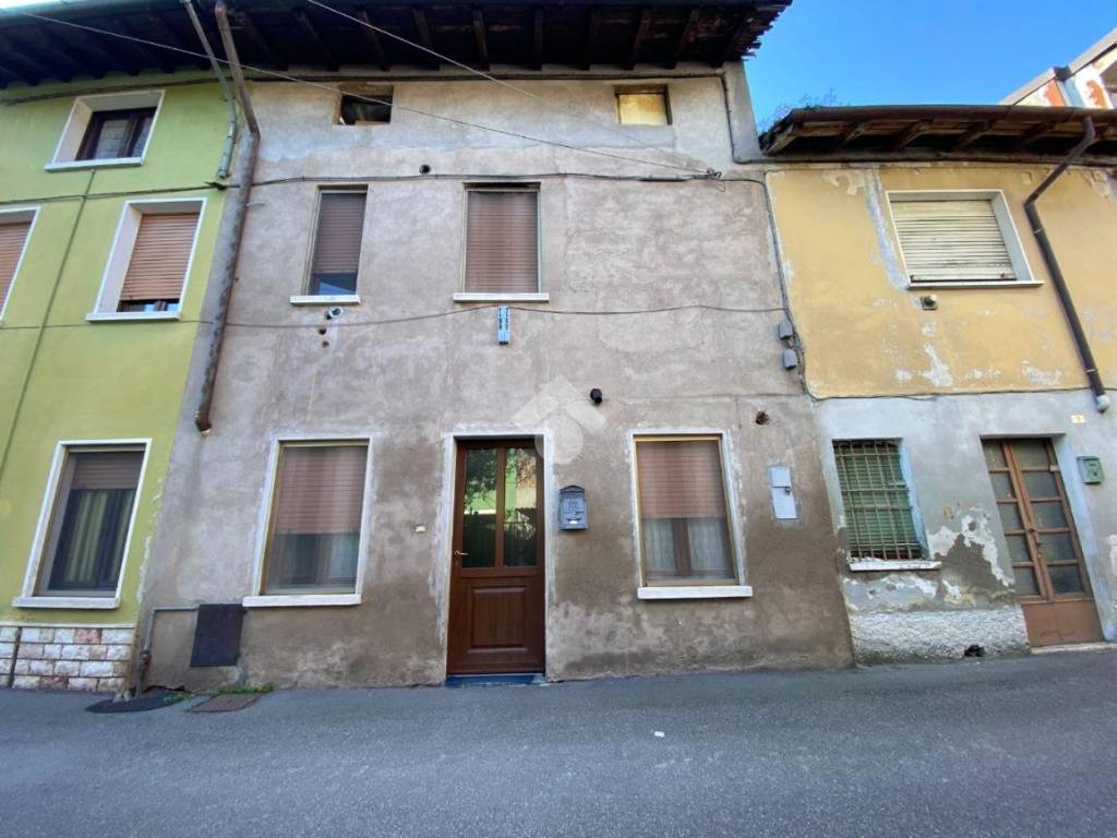 casa indipendente in vendita a Borgo San Giacomo