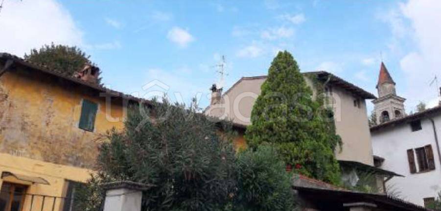 trivano in vendita a Borgo San Giacomo