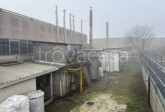 locale commerciale in vendita a Borgo San Giacomo