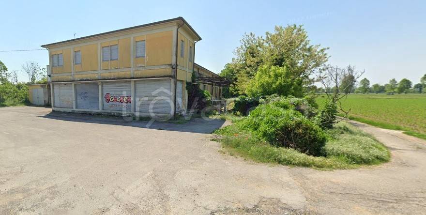 locale commerciale in vendita a Borgo San Giacomo