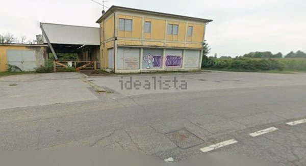 locale di sgombero in vendita a Borgo San Giacomo