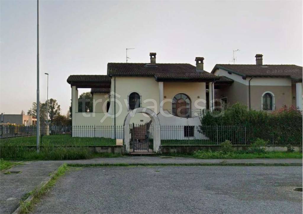 casa indipendente in vendita a Borgo San Giacomo