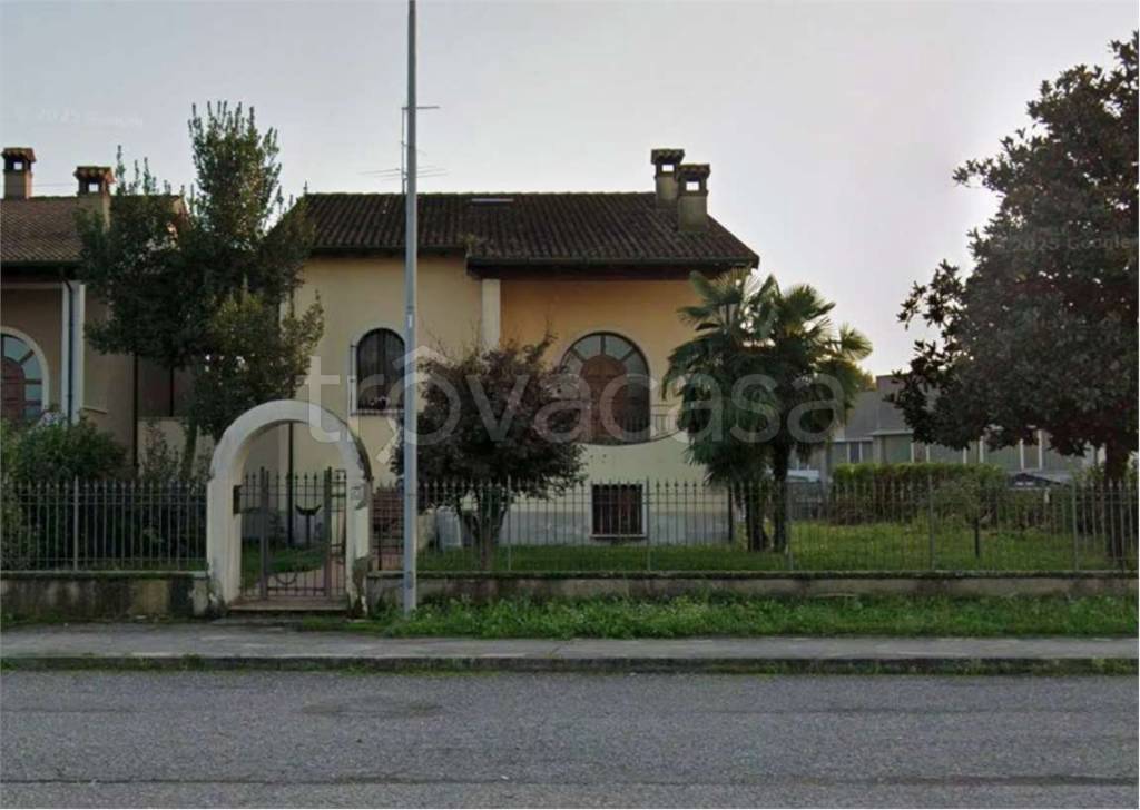 casa indipendente in vendita a Borgo San Giacomo