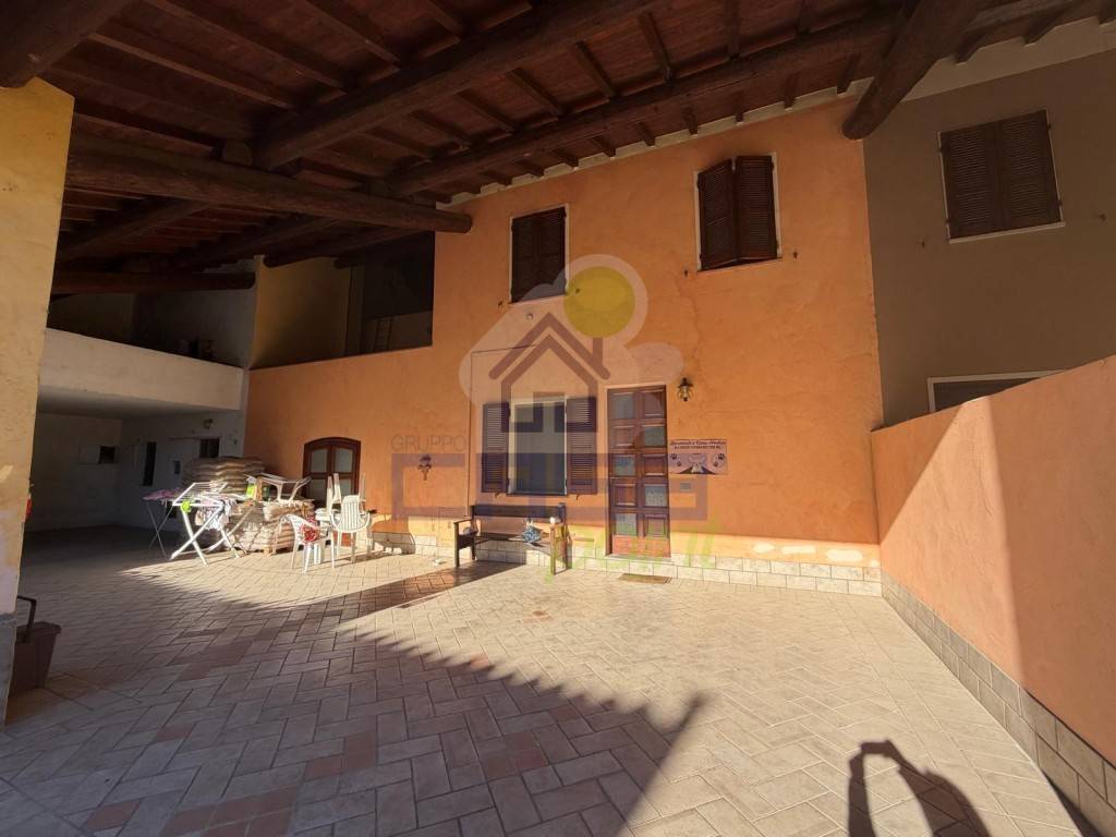 casa indipendente in vendita a Borgo San Giacomo in zona Farfengo