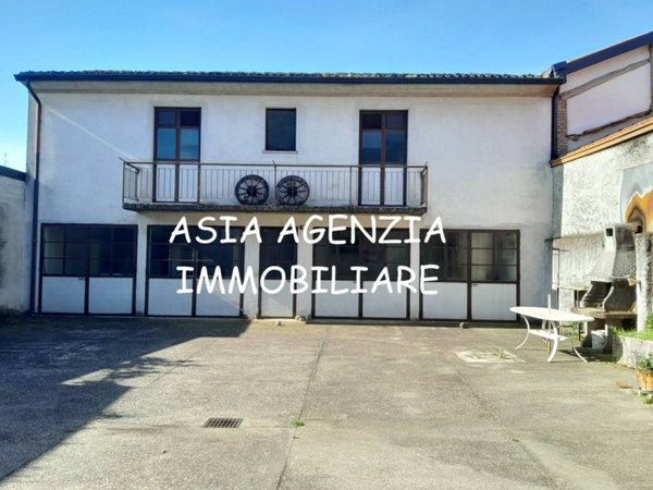 casa indipendente in vendita a Borgo San Giacomo