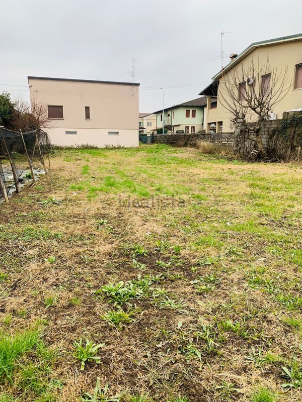 terreno edificabile in vendita a Borgo San Giacomo