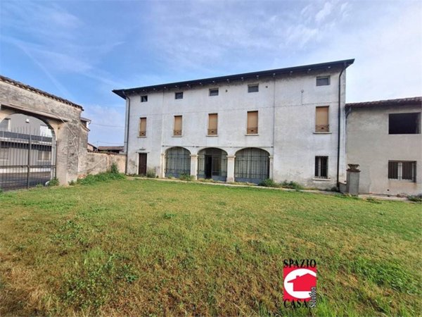 casa indipendente in vendita a Borgo San Giacomo in zona Farfengo