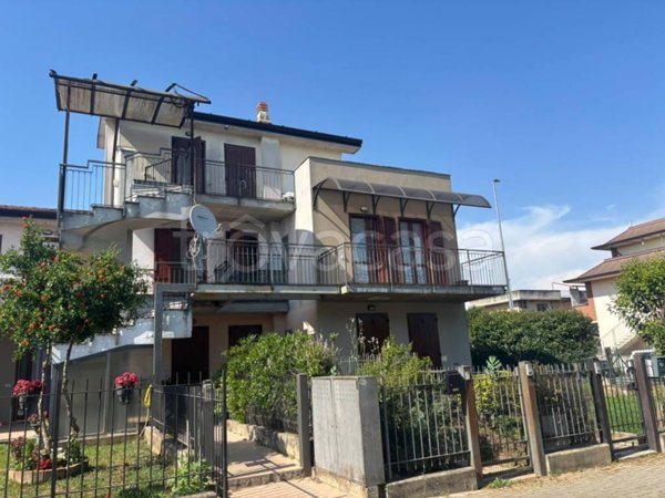 appartamento in vendita a Borgo San Giacomo in zona Acqualunga
