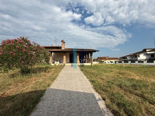 casa indipendente in vendita a Borgo San Giacomo
