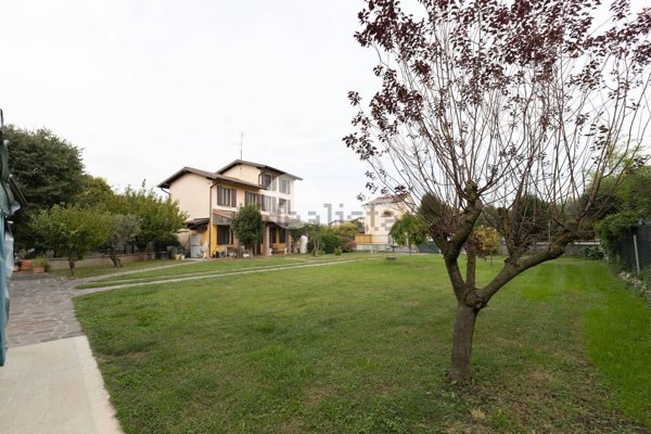 casa indipendente in vendita a Borgo San Giacomo