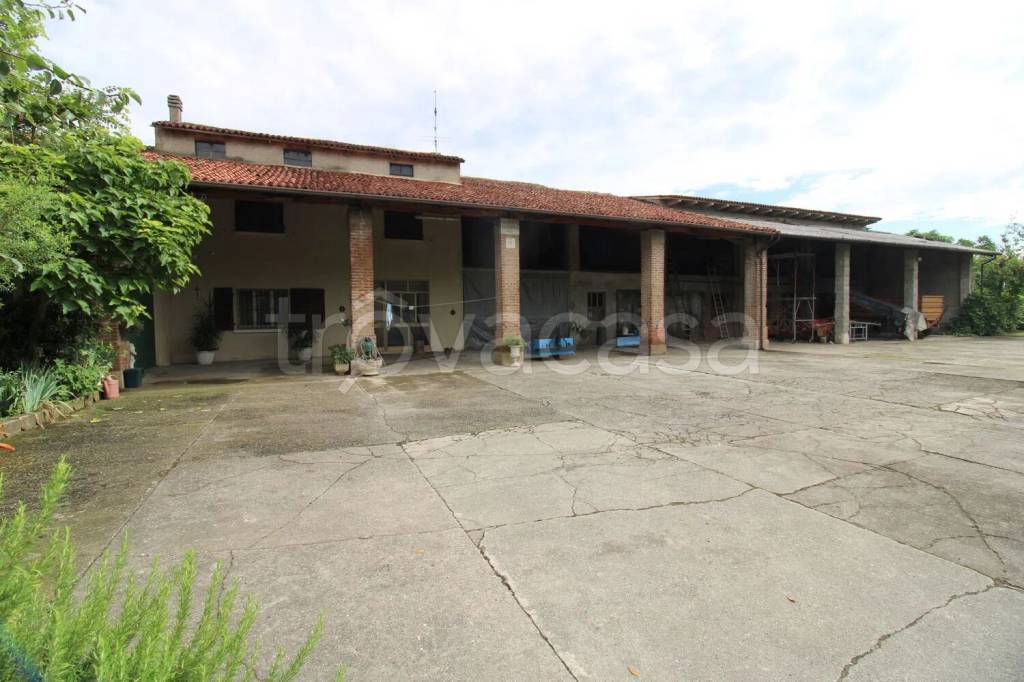 casa indipendente in vendita a Borgo San Giacomo in zona Padernello