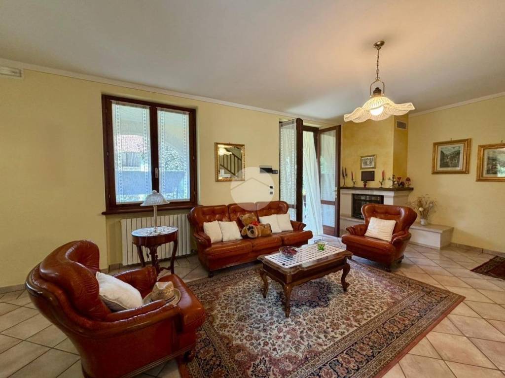 casa indipendente in vendita a Borgo San Giacomo