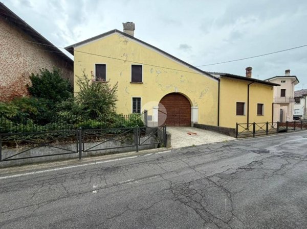 casa indipendente in vendita a Borgo San Giacomo