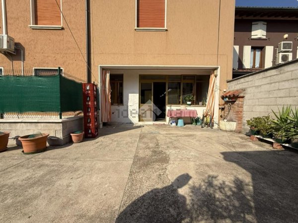 casale in vendita a Borgo San Giacomo