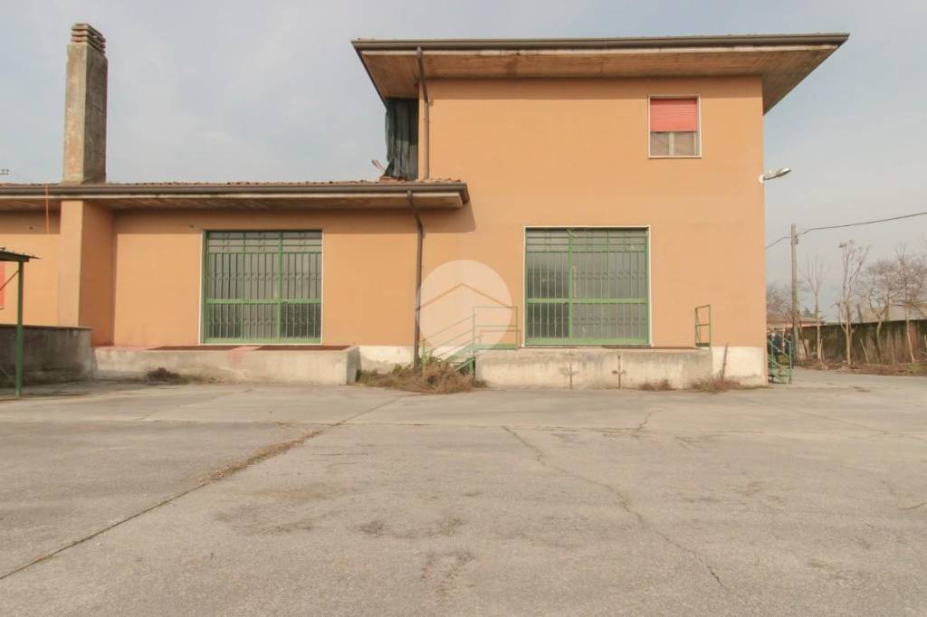 locale commerciale in vendita a Borgosatollo