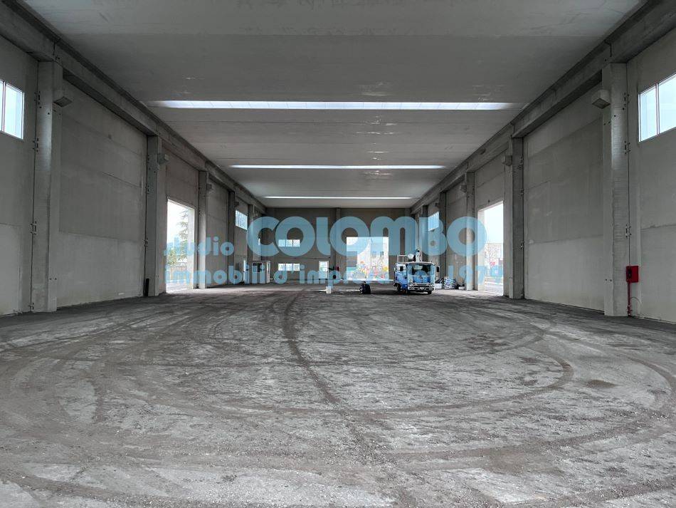 locale commerciale in vendita a Borgosatollo