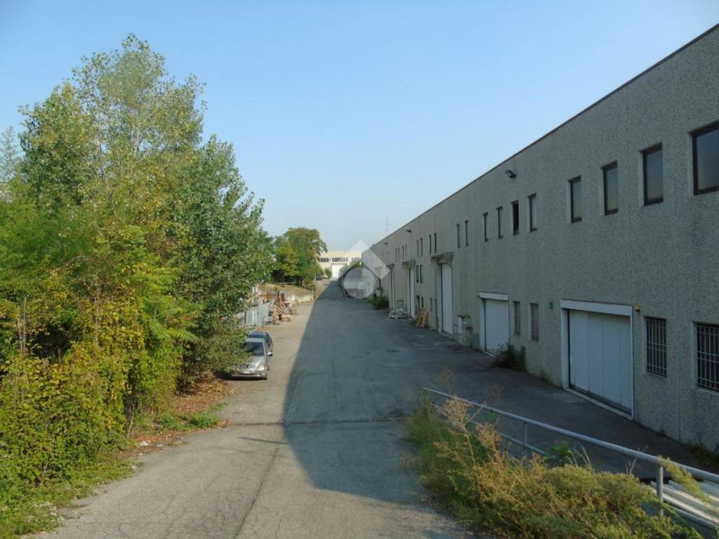 locale commerciale in vendita a Borgosatollo