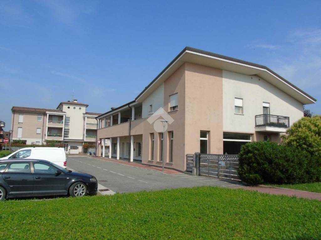 negozio in vendita a Borgosatollo