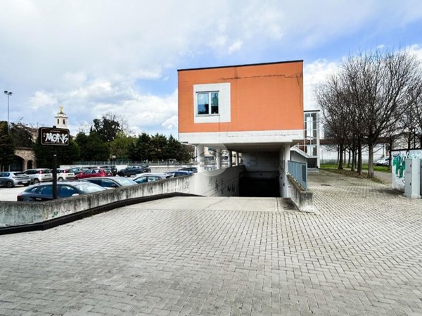 capannone in vendita a Borgosatollo