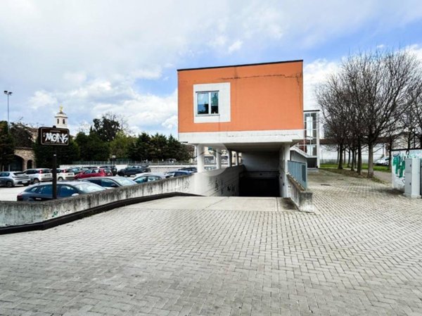 locale commerciale in vendita a Borgosatollo