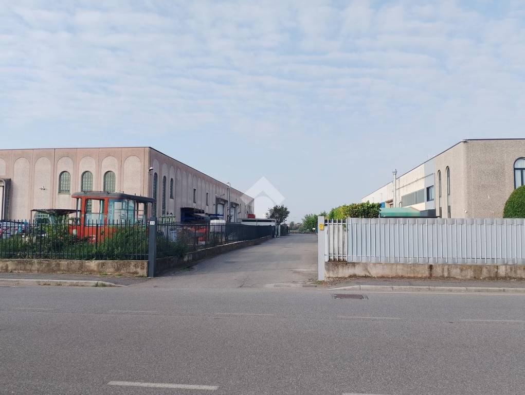 locale commerciale in vendita a Borgosatollo