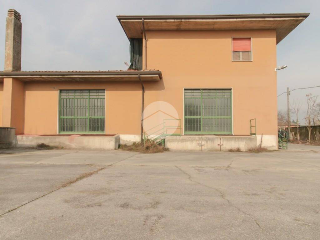 locale commerciale in vendita a Borgosatollo