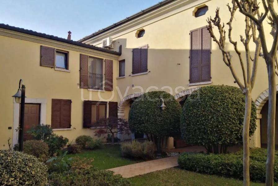 appartamento in vendita a Borgosatollo in zona Gerole