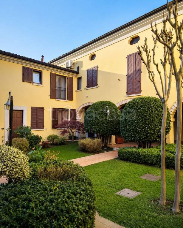 appartamento in vendita a Borgosatollo in zona Gerole