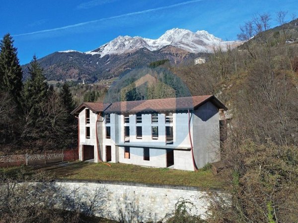 intera palazzina in vendita a Borno