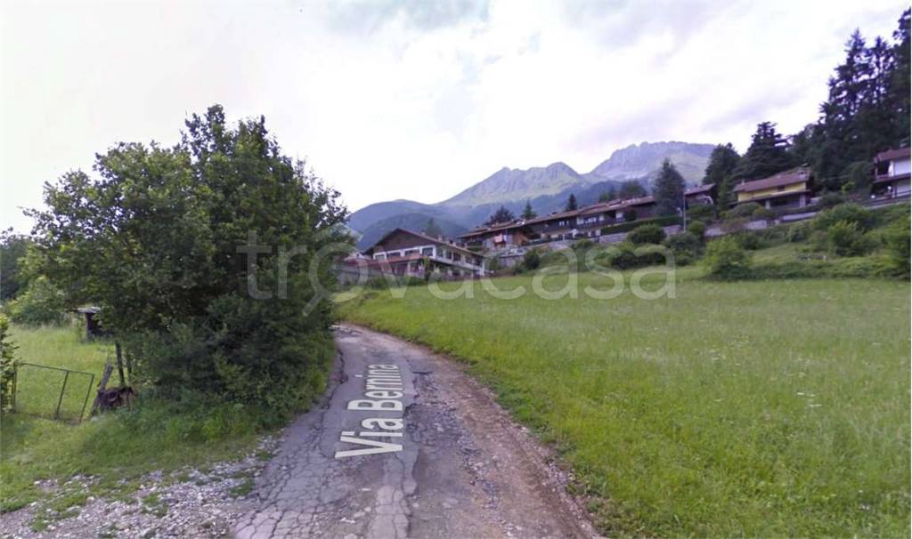 terreno edificabile in vendita a Borno