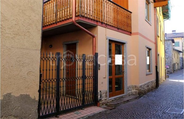 negozio in vendita a Borno