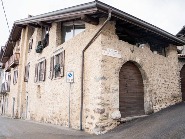 casa indipendente in vendita a Borno