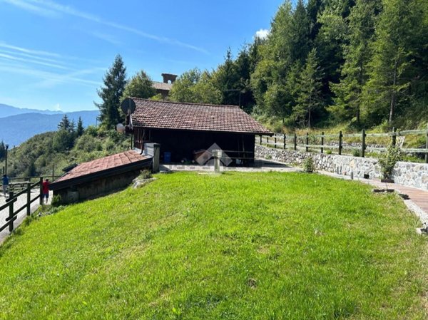 negozio in vendita a Borno