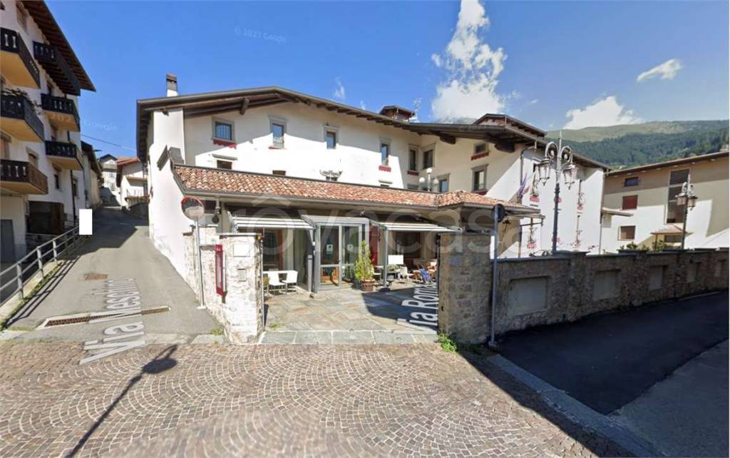 negozio in vendita a Borno