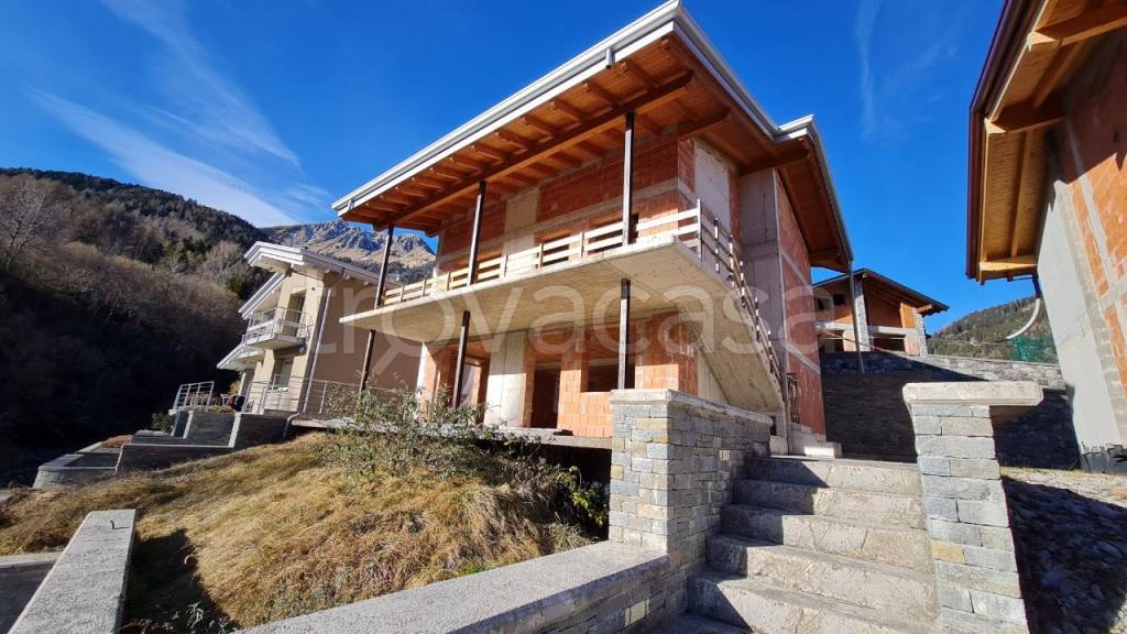 casa indipendente in vendita a Borno